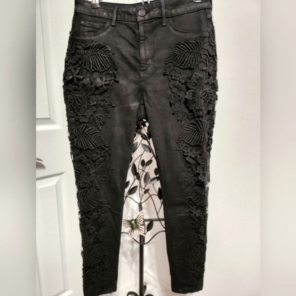 Hi-rise skinny jeans‎ with lace detail